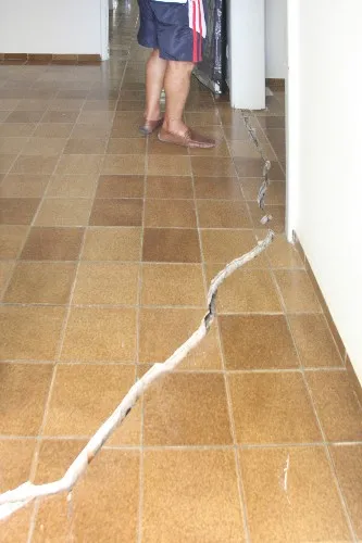 Engenheiros da Defesa Civil estiveram no bairro do Pinheiro 