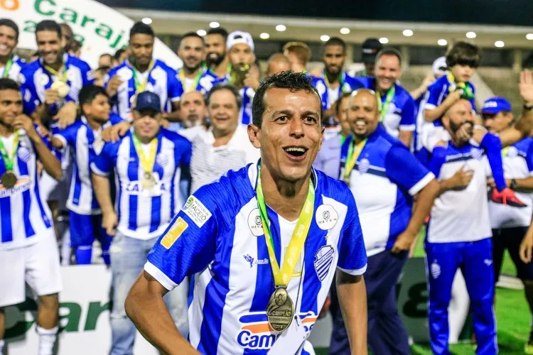 CSA venceu o CRB por 2x0 e levantou a taça pela 38ª vez