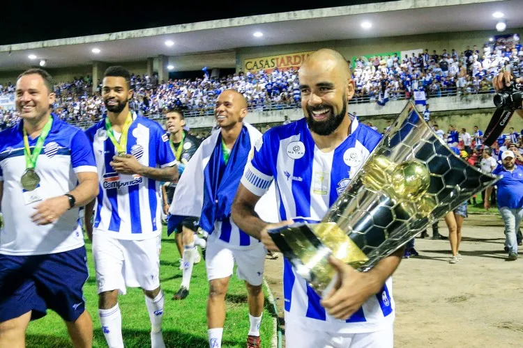 CSA venceu o CRB por 2x0 e levantou a taça pela 38ª vez