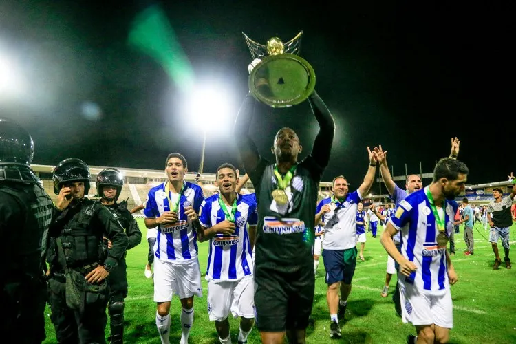 CSA venceu o CRB por 2x0 e levantou a taça pela 38ª vez