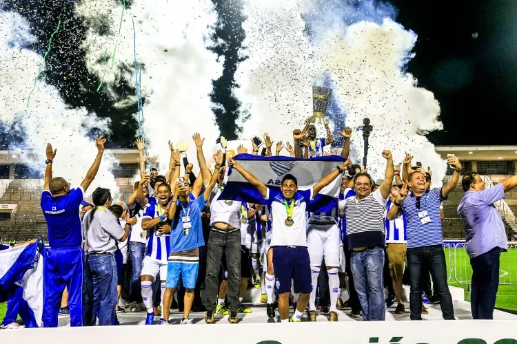 CSA venceu o CRB por 2x0 e levantou a taça pela 38ª vez