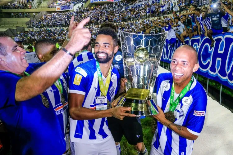 CSA venceu o CRB por 2x0 e levantou a taça pela 38ª vez