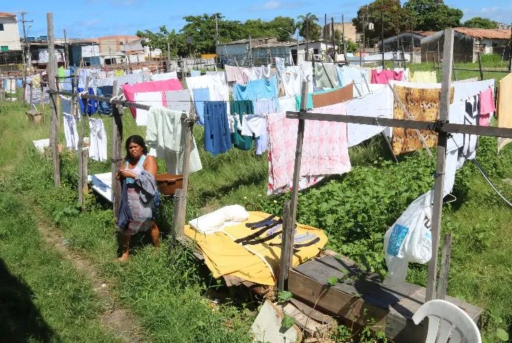 Trabalho é feito de maneira artesanal e sem o uso de maquinários