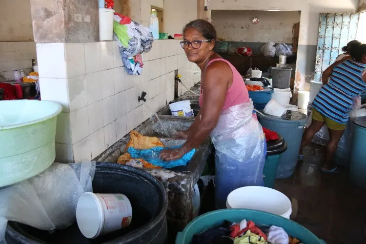 Trabalho é feito de maneira artesanal e sem o uso de maquinários