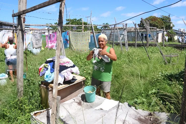 Trabalho é feito de maneira artesanal e sem o uso de maquinários