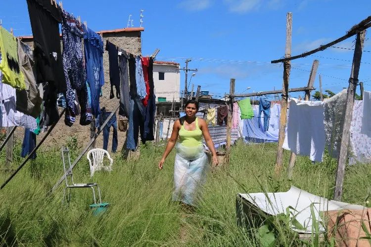 Trabalho é feito de maneira artesanal e sem o uso de maquinários