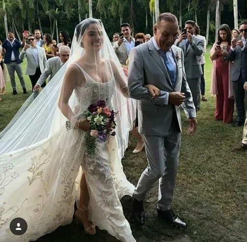 Isis Valverde se casa com André Resende no Rio de Janeiro