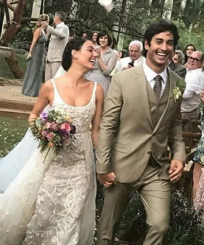 Isis Valverde se casa com André Resende no Rio de Janeiro