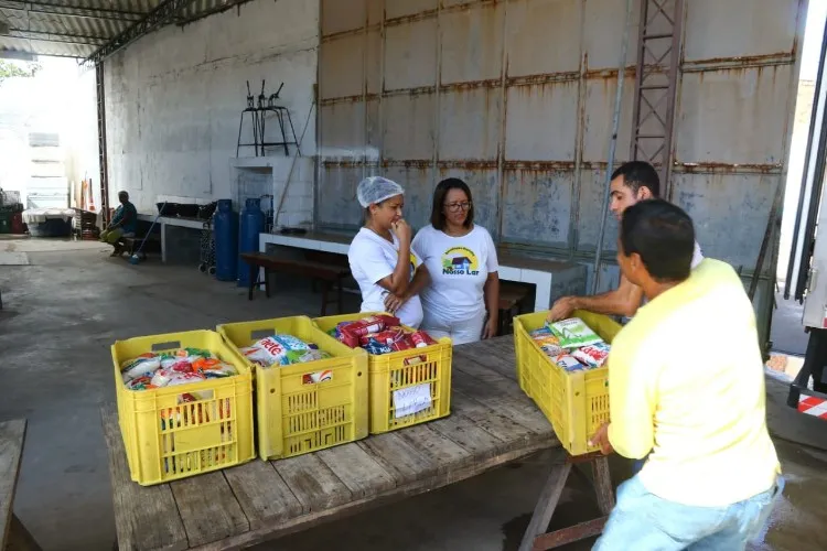 Concurso Forró & Folia arrecada milhares que quilos de alimentos para doação