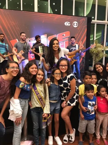 Samara Souto faz pocket show em Maceió