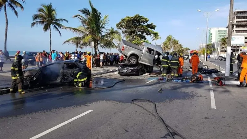 Acidente deixou uma vítima fatal e veículo em chamas 
