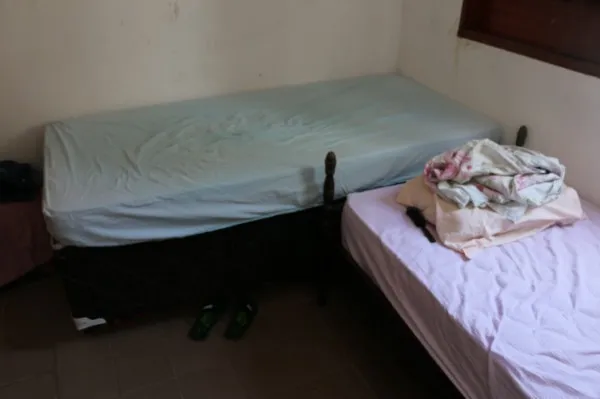 Confia imagens dos cômodos da Casa de Apoio que abriga acompanhantes do interior de Alagoas.