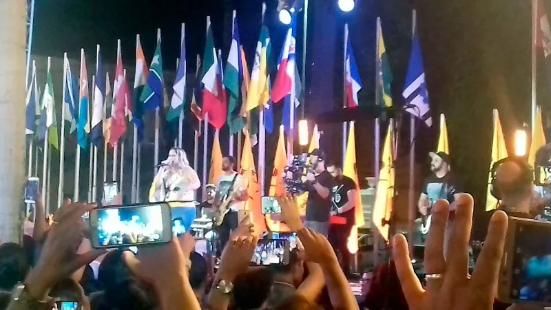 Multidão acompanhou o show da cantora Marília Mendonça em Maceió