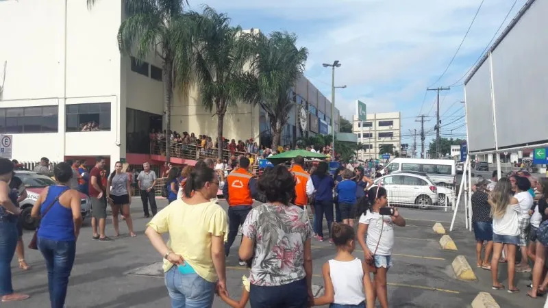 Moradores participam de simulado de evacuação do bairro do Pinheiro