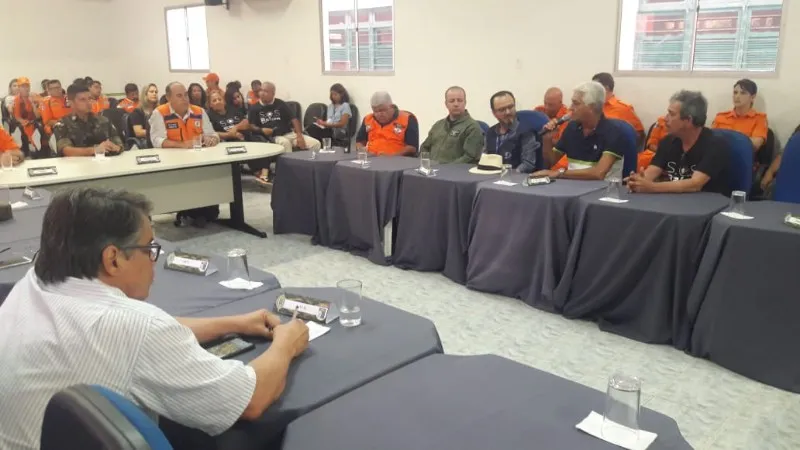 Moradores participam de simulado de evacuação do bairro do Pinheiro