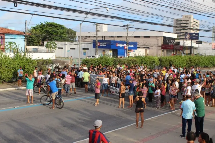 Moradores participam de simulado de evacuação do bairro do Pinheiro