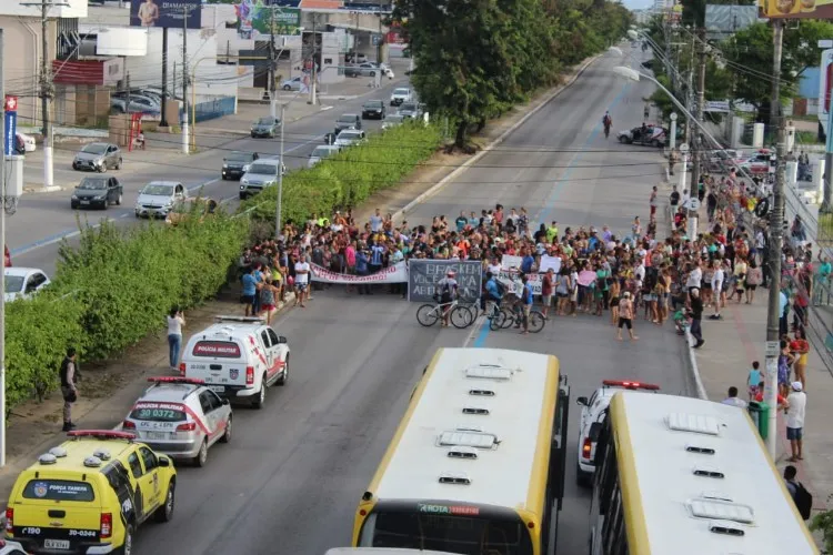 Moradores participam de simulado de evacuação do bairro do Pinheiro