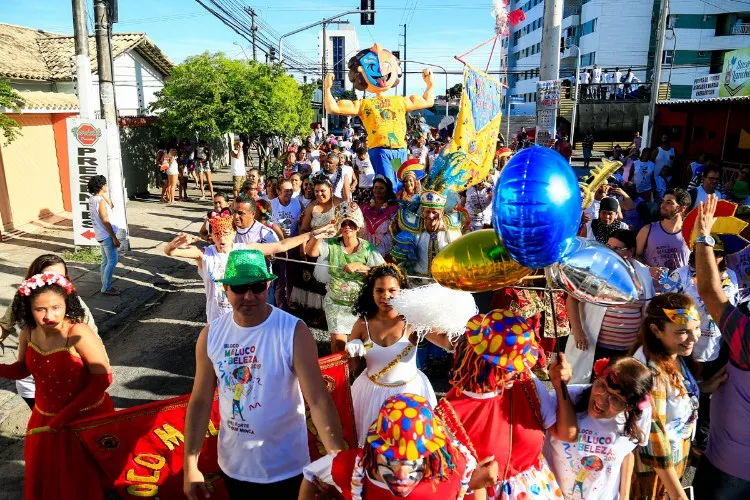 Cerca de 500 foliões participaram da 28ª edição do bloco