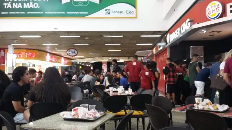 Grande público transformou a madrugada no Shopping em um dia correiro pelo centro da cidade 
