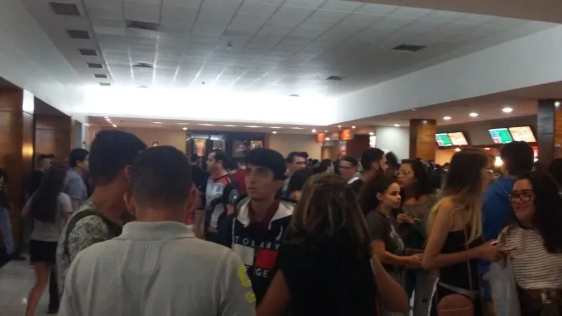 Grande público transformou a madrugada no Shopping em um dia correiro pelo centro da cidade 