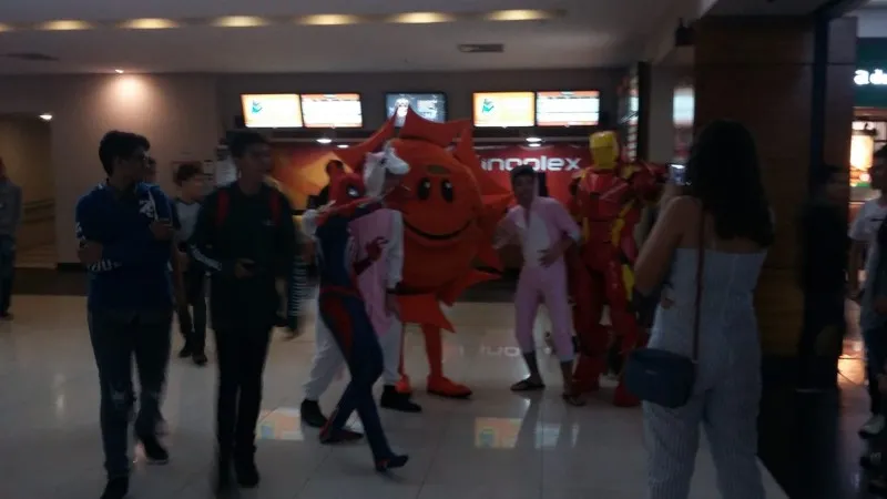 Grande público transformou a madrugada no Shopping em um dia correiro pelo centro da cidade 