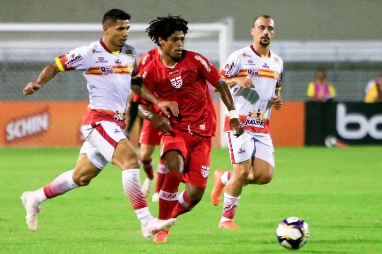 Equipes se enfrentaram nesta terça-feira, no Rei Pelé, pela Pré-Copa do Nordeste