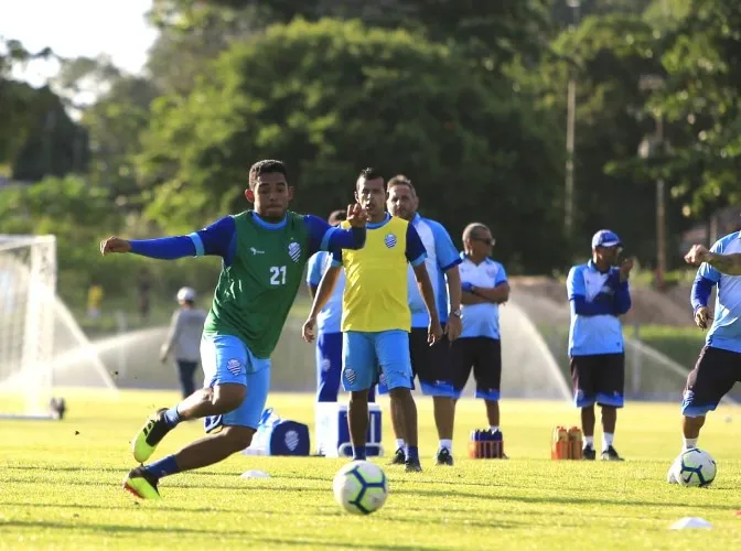 Elenco azulino se prepara para jogo de domingo, na vola do Brasileirão da Série A