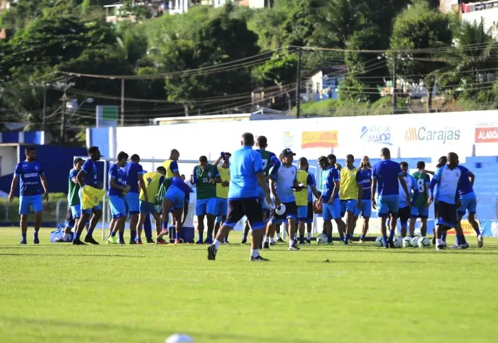 Elenco azulino se prepara para jogo de domingo, na vola do Brasileirão da Série A