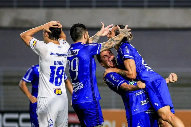 Com gol de Apodi, CSA empata com o Cruzeiro, nos acréscimos