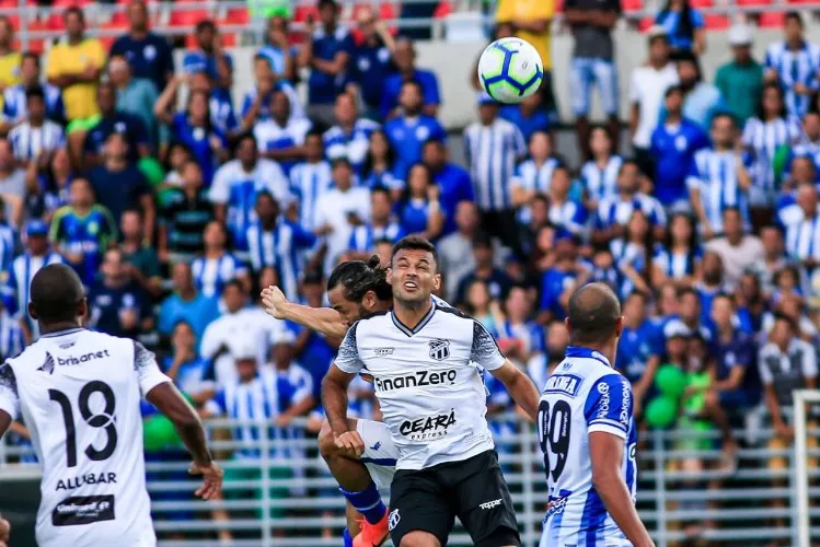 Azulão vence o Vozão por 1 a 0