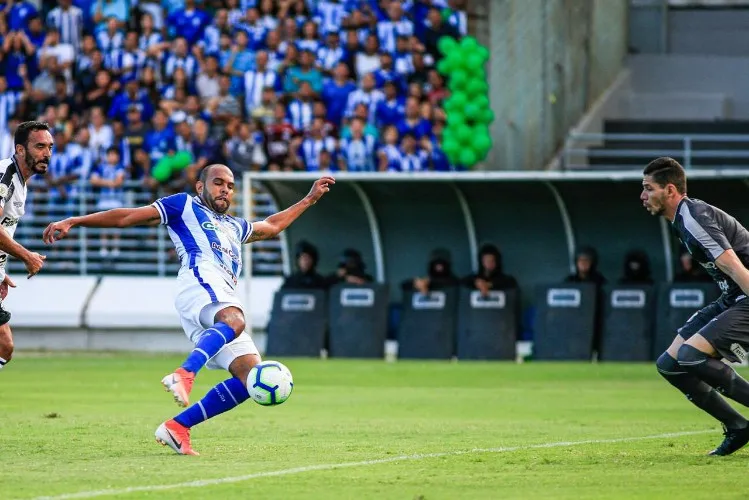 Azulão vence o Vozão por 1 a 0