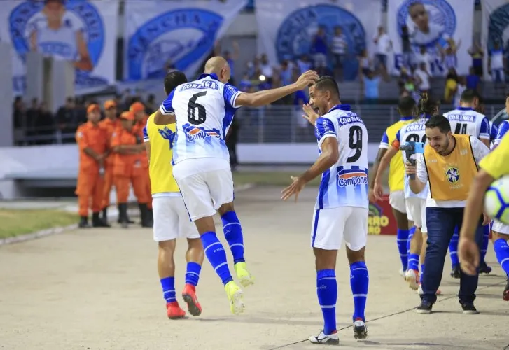 Azulão vence o Vozão por 1 a 0