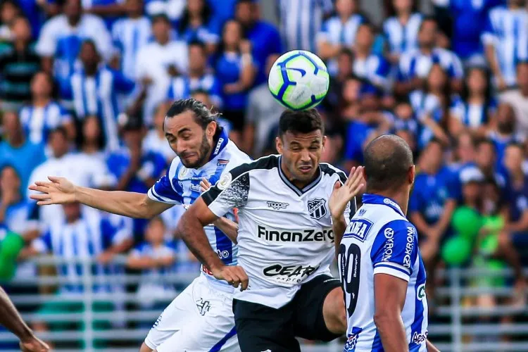 Azulão vence o Vozão por 1 a 0