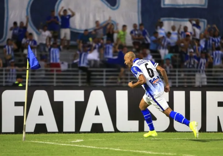 Azulão vence o Vozão por 1 a 0