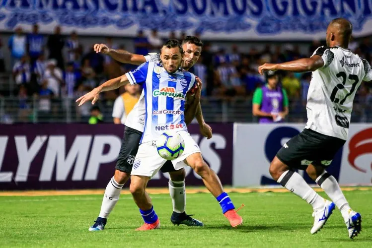 Azulão vence o Vozão por 1 a 0