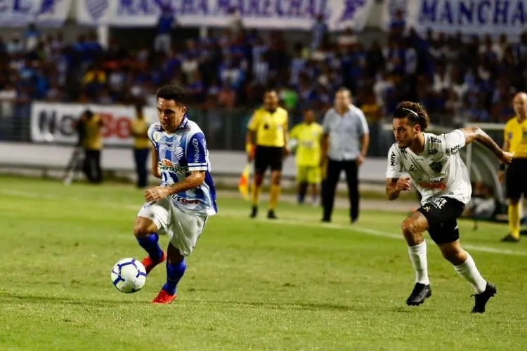 Azulão começa vencendo mas cede o empate: 2 a 2