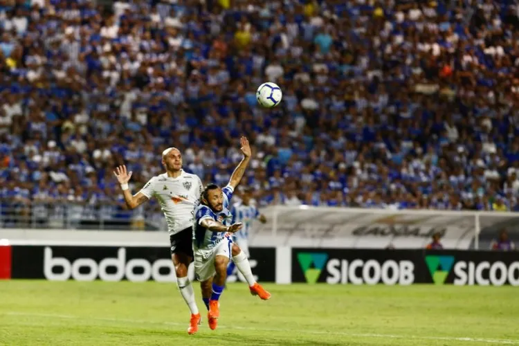 Azulão começa vencendo mas cede o empate: 2 a 2