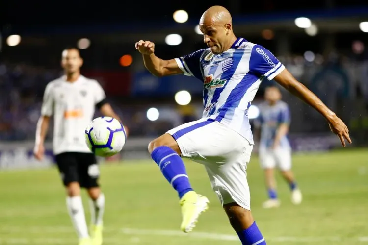 Azulão começa vencendo mas cede o empate: 2 a 2