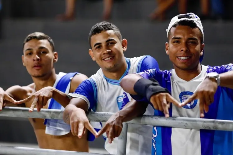 Azulão começa vencendo mas cede o empate: 2 a 2
