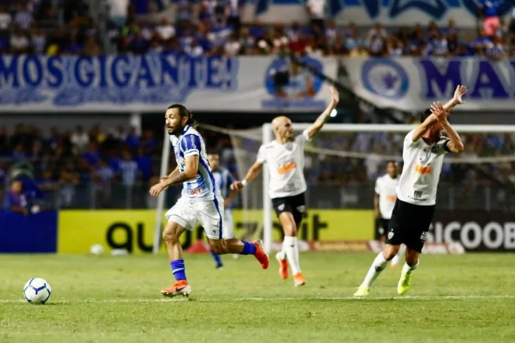 Azulão começa vencendo mas cede o empate: 2 a 2