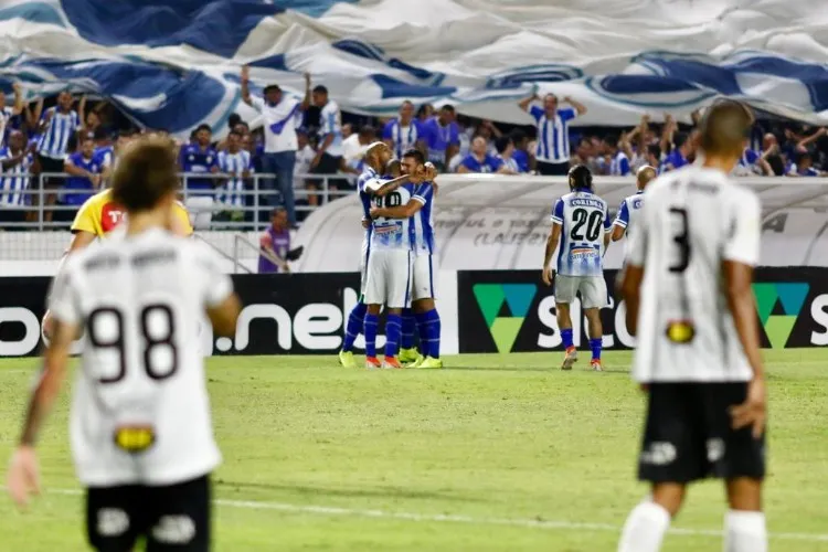 Azulão começa vencendo mas cede o empate: 2 a 2