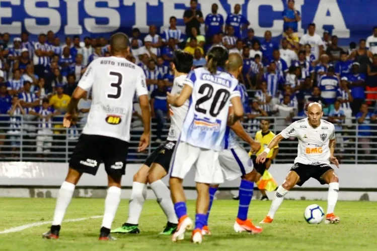 Azulão começa vencendo mas cede o empate: 2 a 2