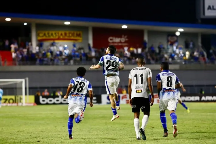 Azulão começa vencendo mas cede o empate: 2 a 2