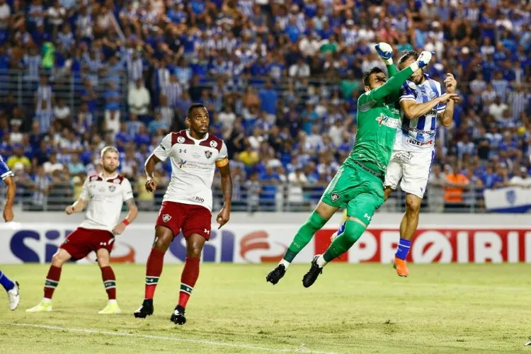 Azulão perde mais uma no Rei Pelé: 1 a 0