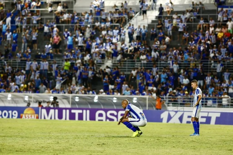 Azulão perde mais uma no Rei Pelé: 1 a 0