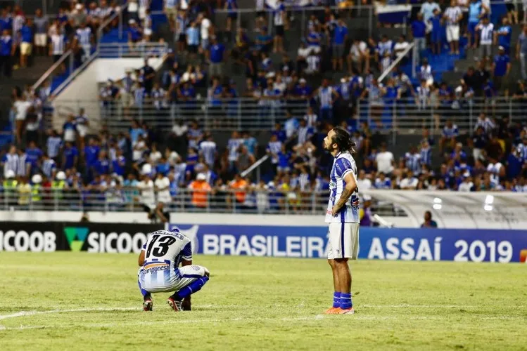Azulão perde mais uma no Rei Pelé: 1 a 0