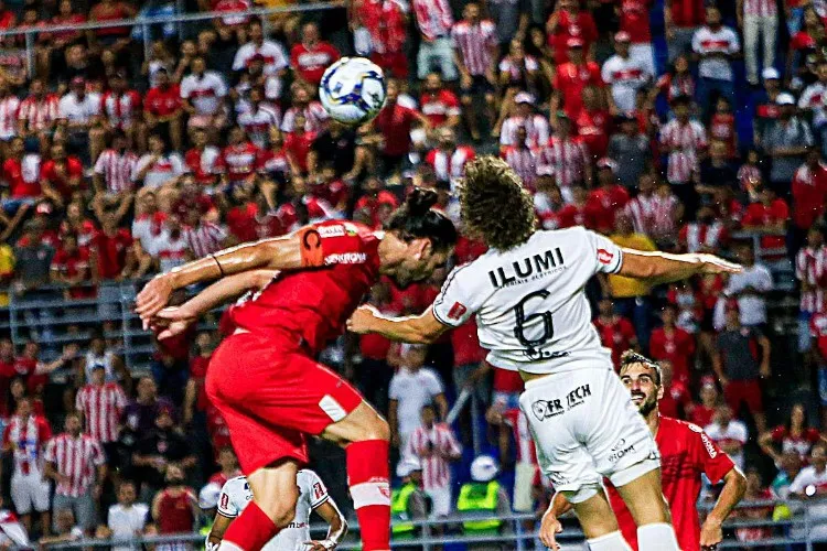 Galo vence o time pernambucano por 1 a 0.