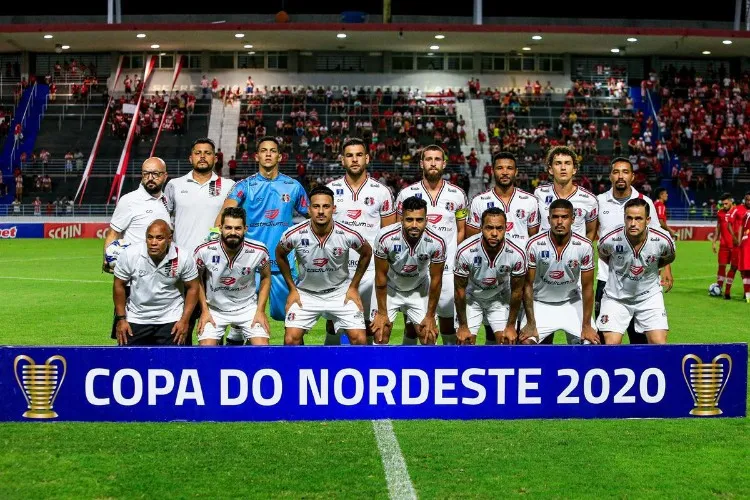 Galo vence o time pernambucano por 1 a 0.