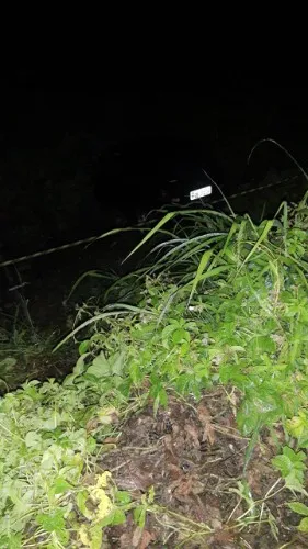 Motociclista foi lançado para fora da pista