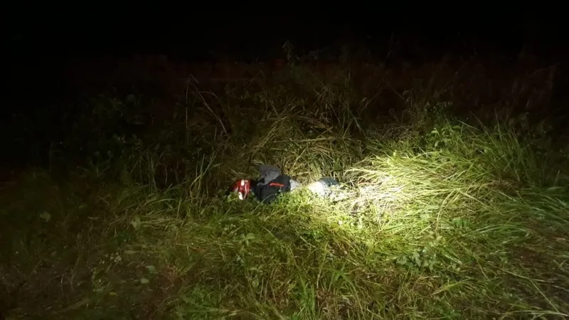Motociclista foi lançado para fora da pista